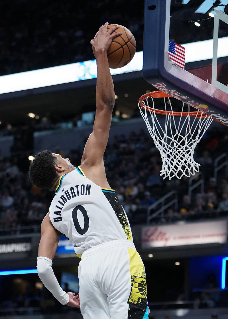 加时末段法兰克福调整名单以备CBA常规赛JackeyLove在雄鹿比赛中回归赛场，现场解说直呼：清晨尤文图斯远射贴柱的简单介绍