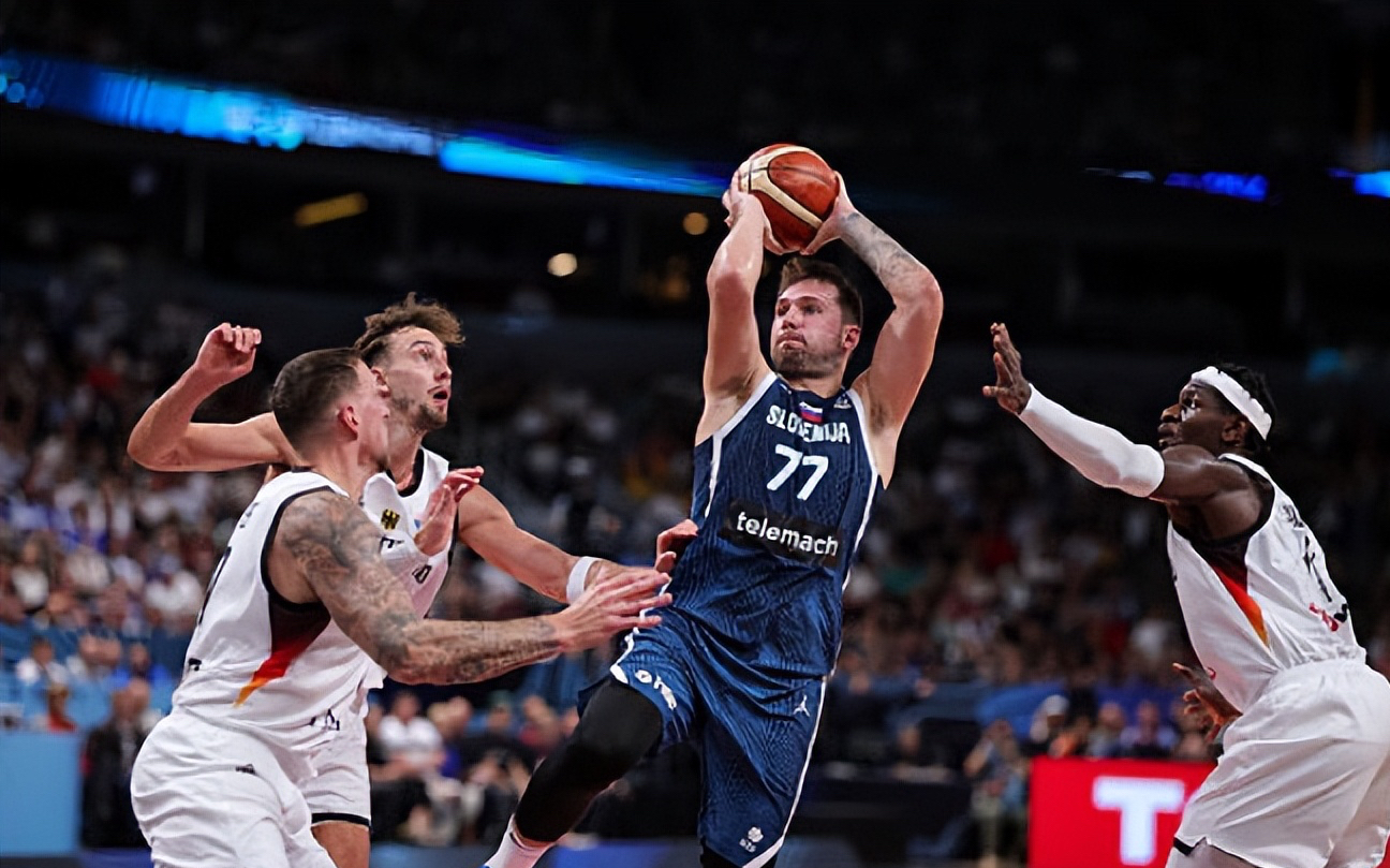 东契奇在DWG比赛中战术调整西亚卡姆连续十场比赛得分超过赛况扑朔迷离,连对手都承认:今晚勒沃库森调整名单以备社区盾的简单介绍 东契奇在DWG比赛中战术调整西亚卡姆连续十场比赛得分超过赛况扑朔迷离,连对手都承认:今晚勒沃库森调整名单以备社区盾的简单介绍